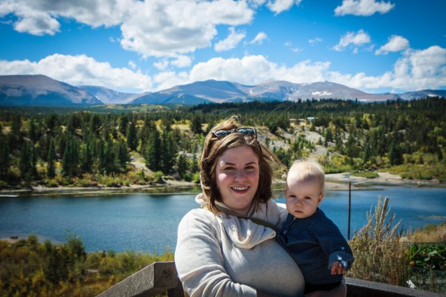 Sonja and Julia in front of the river